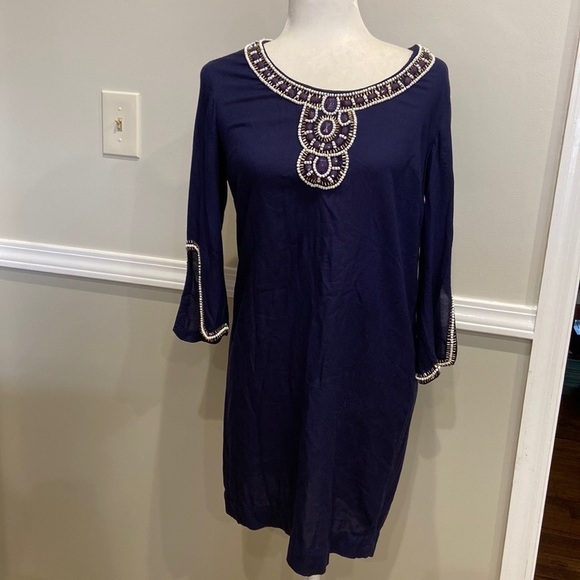 Lilly Pulitzer Sarah True Navy
Beaded Embellished Tunic 3/4 sleeve! Size XS - Picture 2 of 9